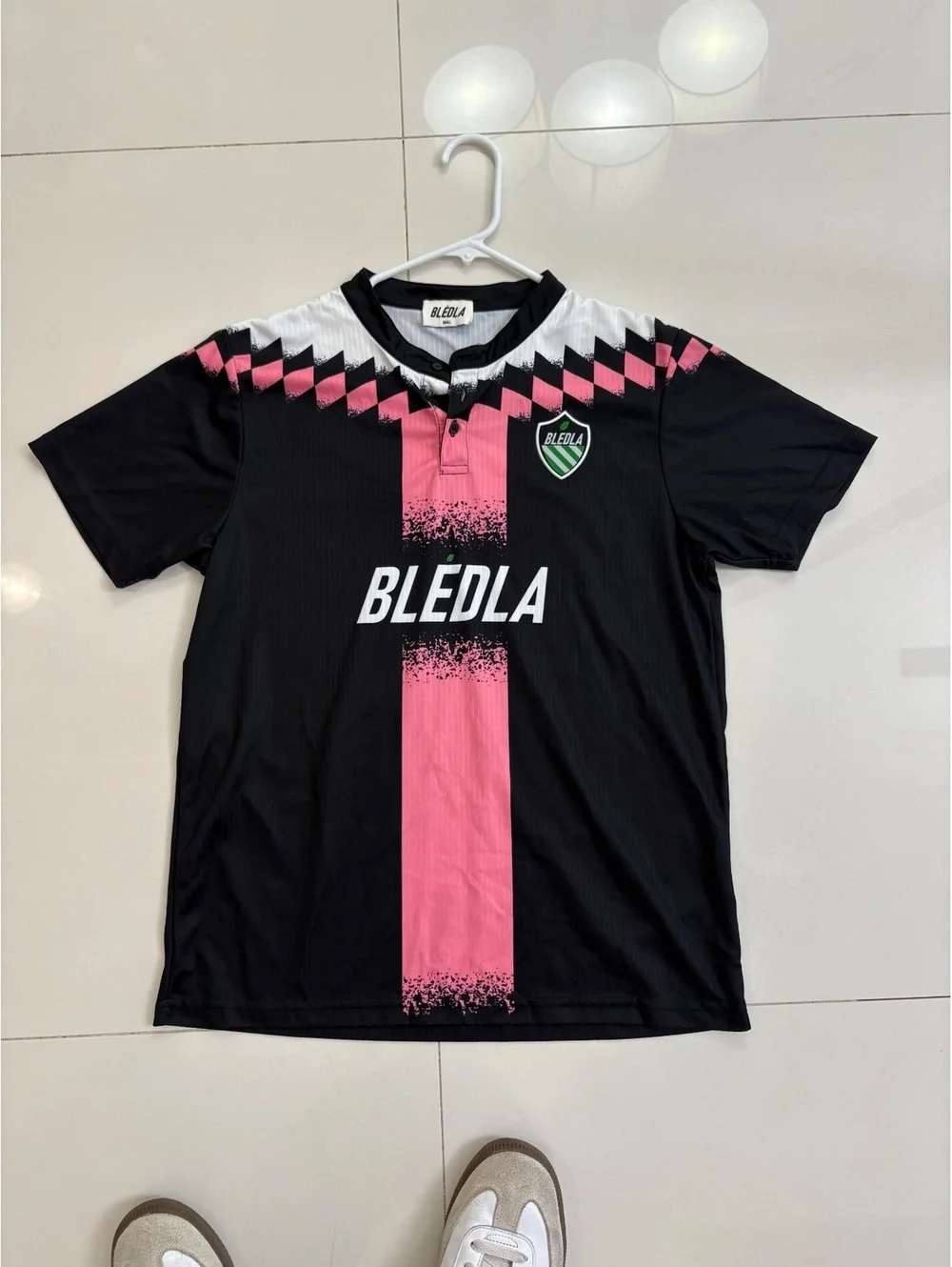 Bled LA Small Black and Pink Short Sleeve Soccer Jersey